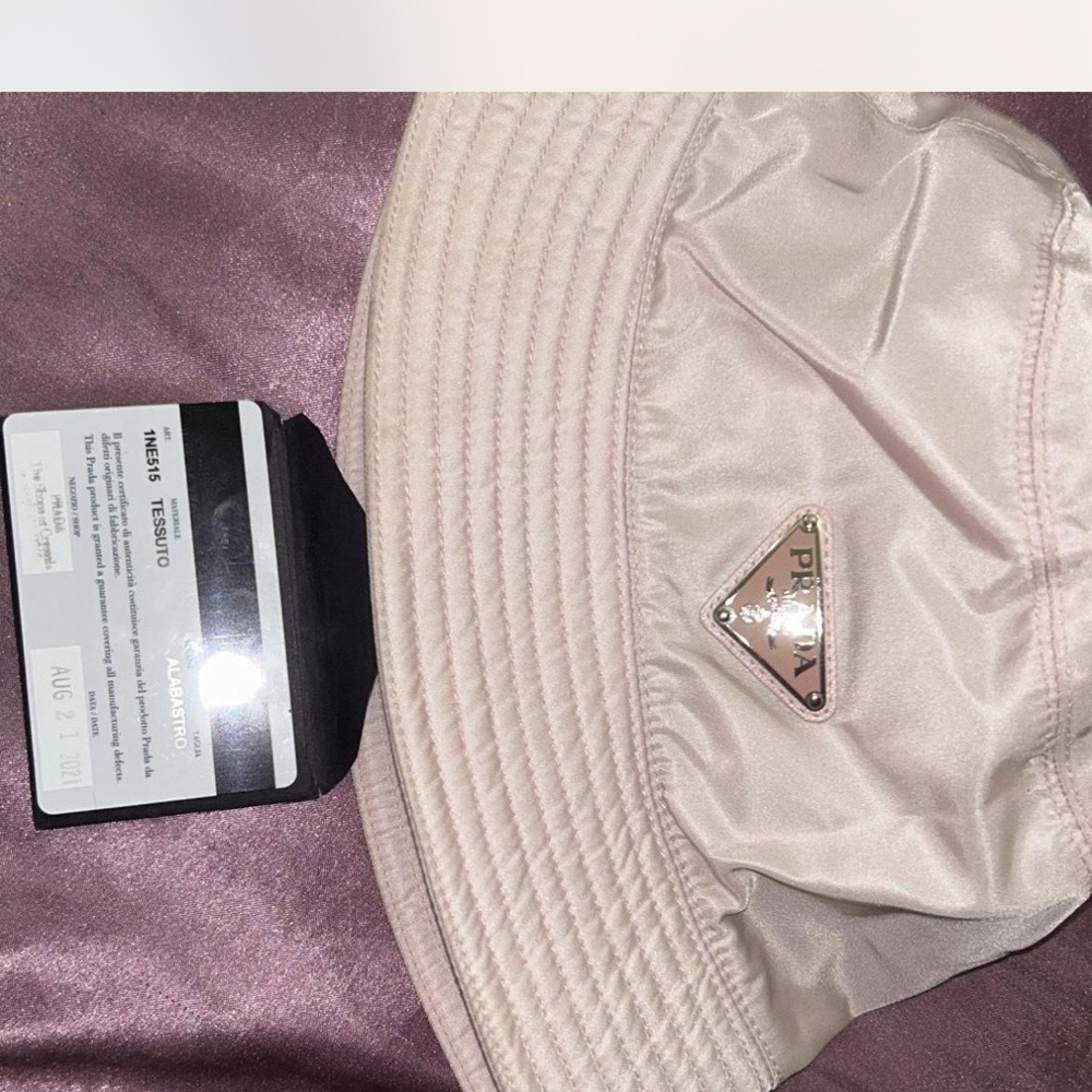 Prada light pink Bucket Hat with Logo Patch